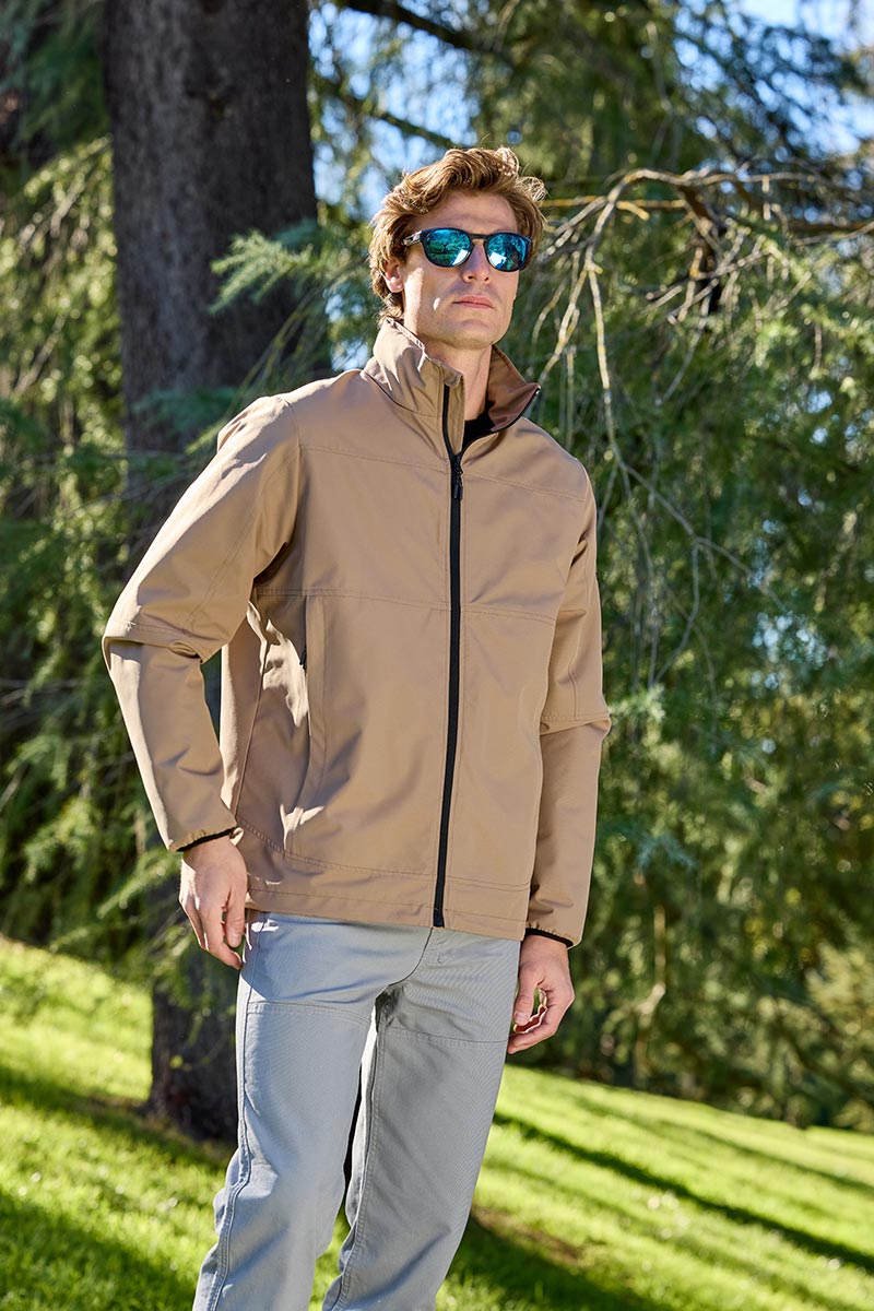Coleccion abrigos hombre alphadventure invierno 2024 Coleccion abrigos hombre alphadventure invierno 2024