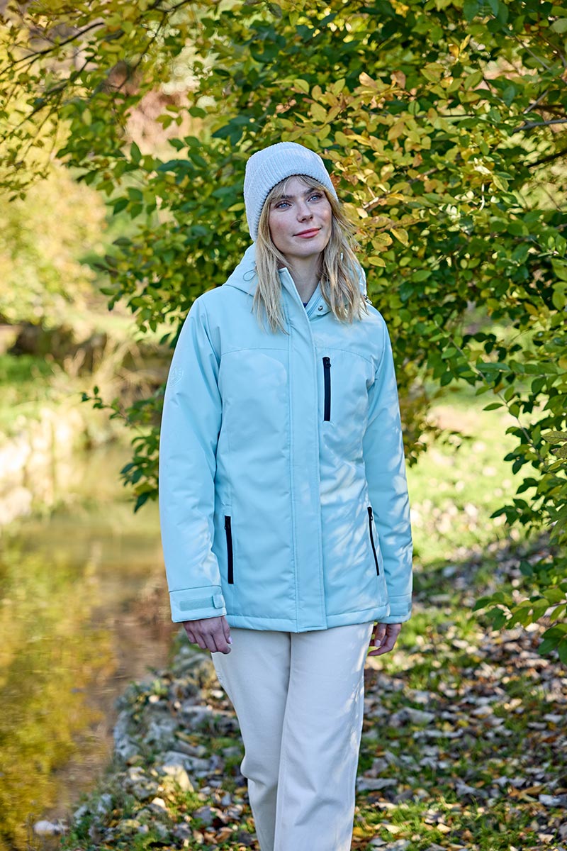 Coleccion chaquetas mujer alphadventure invierno 2024 Coleccion chaquetas mujer alphadventure invierno 2024